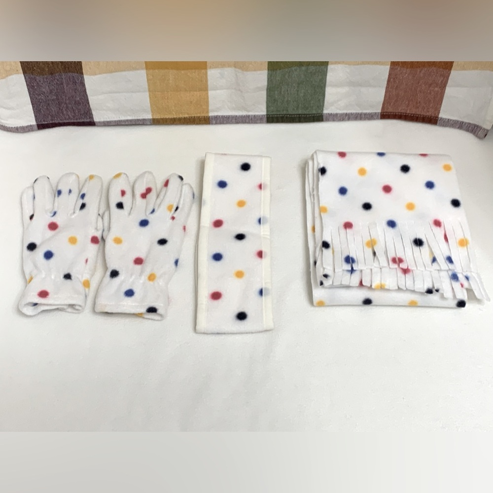 GIRLS OLD NAVY WINTER ACCESSORIES 4 PC SET